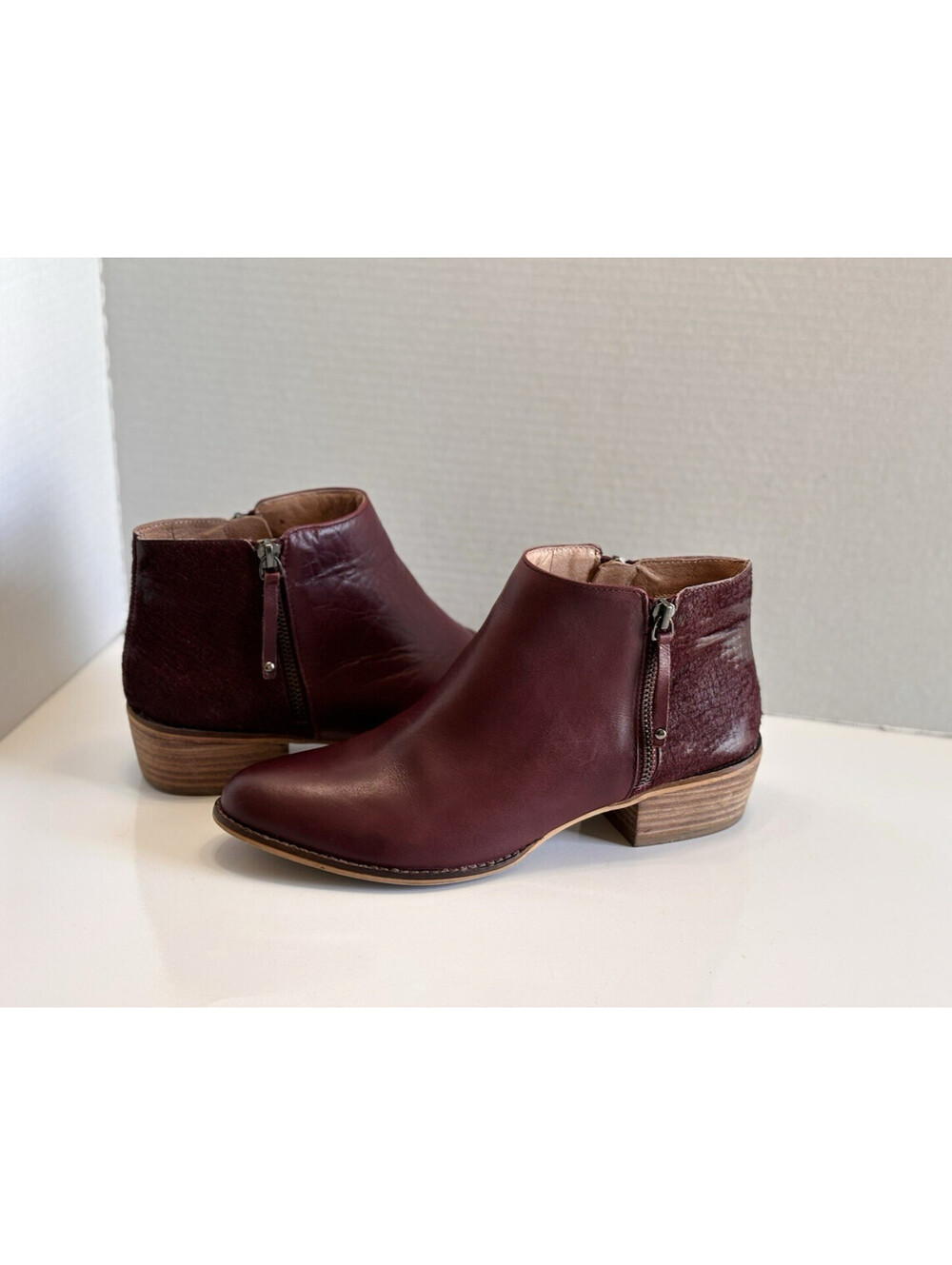 Matisse Brooklyn Women's Sz 9M Burgundy Leather Cow Fur Double Zip Ankle Booties